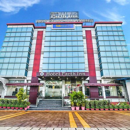 Hotel Parth Inn Ghaziabad Zewnętrze zdjęcie
