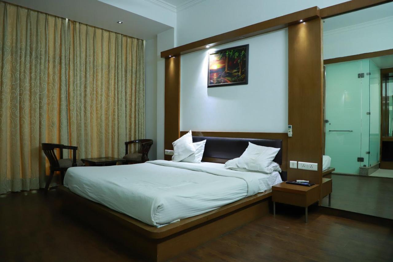 Hotel Parth Inn Ghaziabad Zewnętrze zdjęcie
