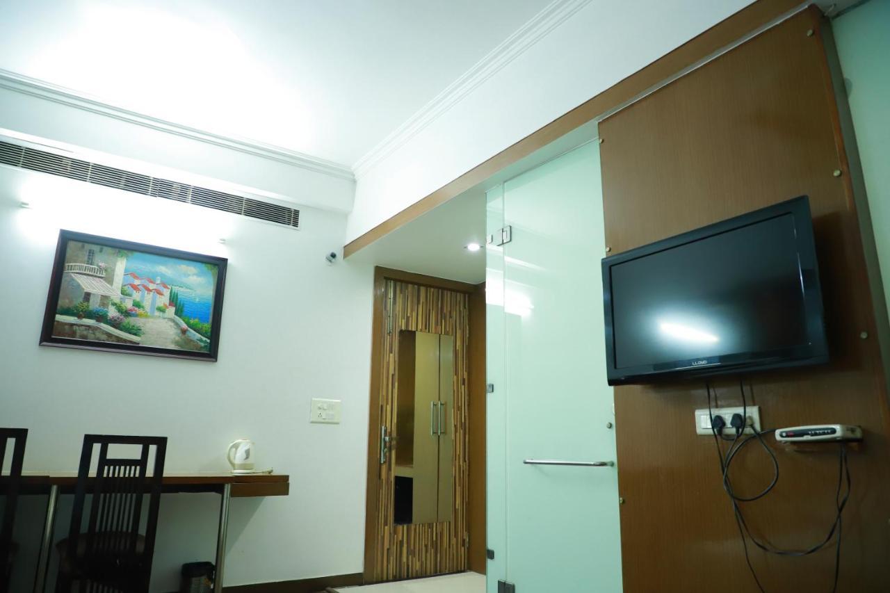 Hotel Parth Inn Ghaziabad Zewnętrze zdjęcie