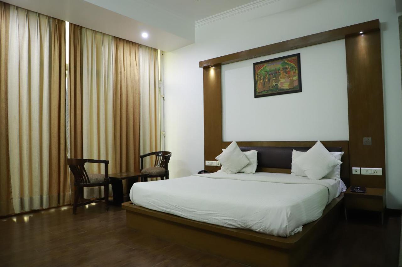 Hotel Parth Inn Ghaziabad Zewnętrze zdjęcie