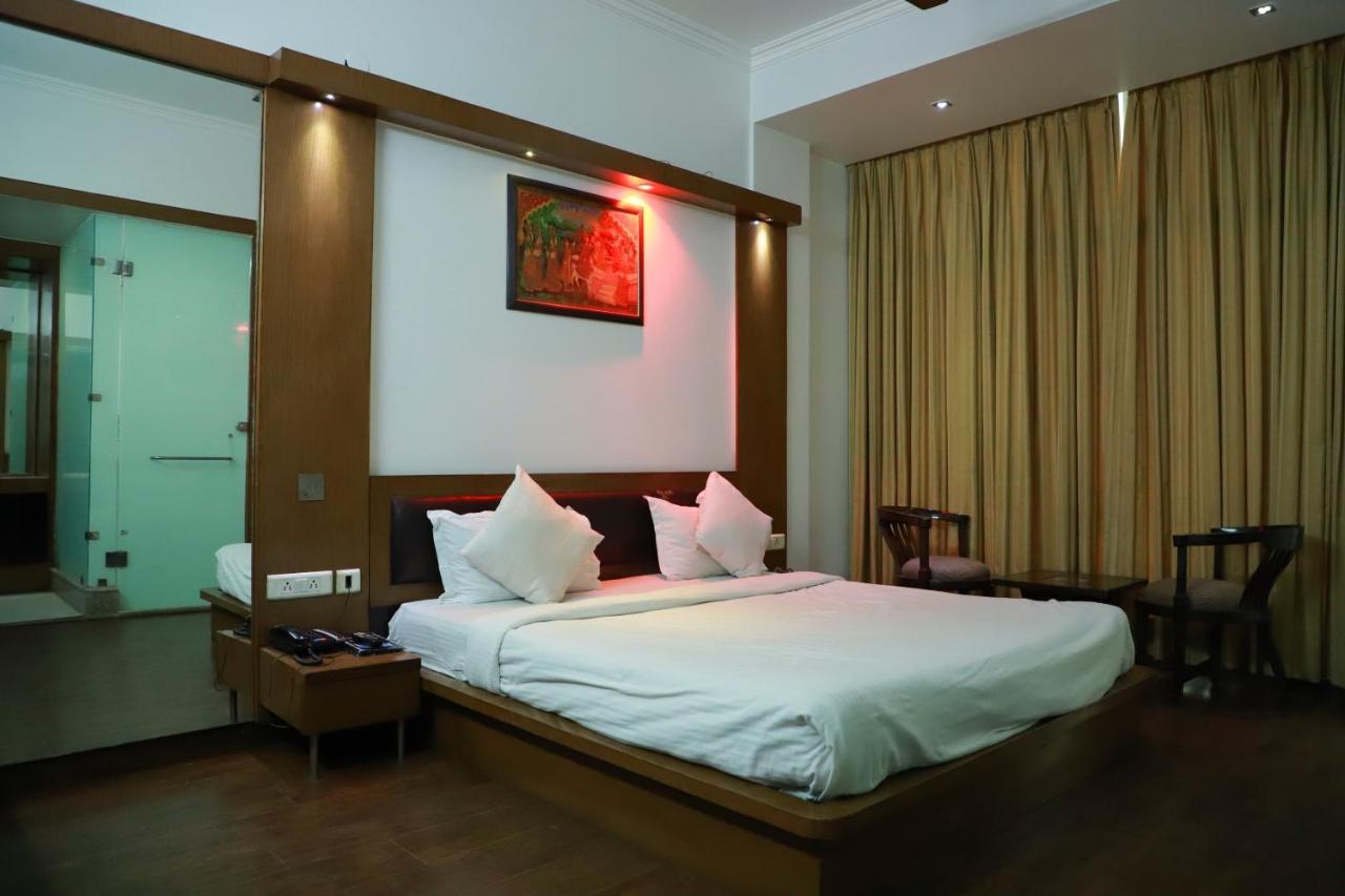 Hotel Parth Inn Ghaziabad Zewnętrze zdjęcie