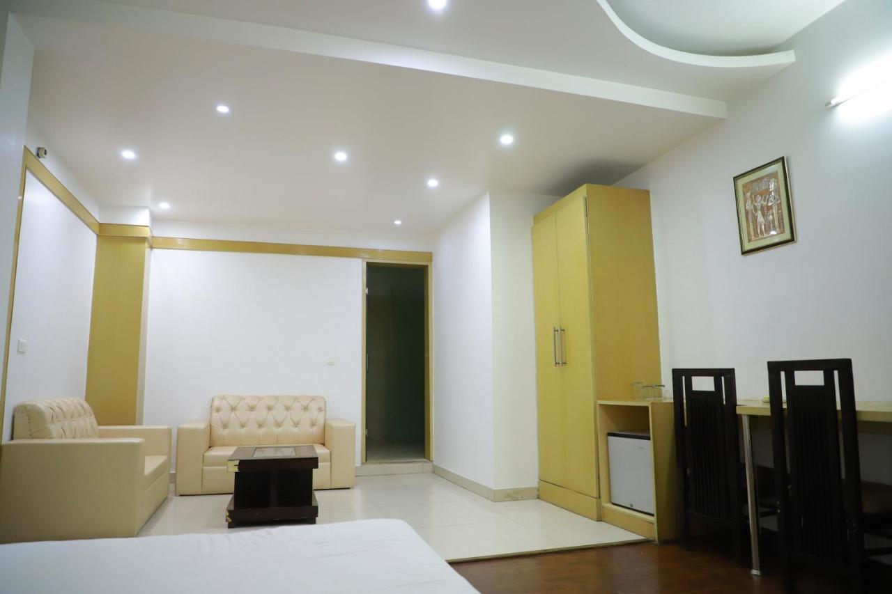 Hotel Parth Inn Ghaziabad Zewnętrze zdjęcie