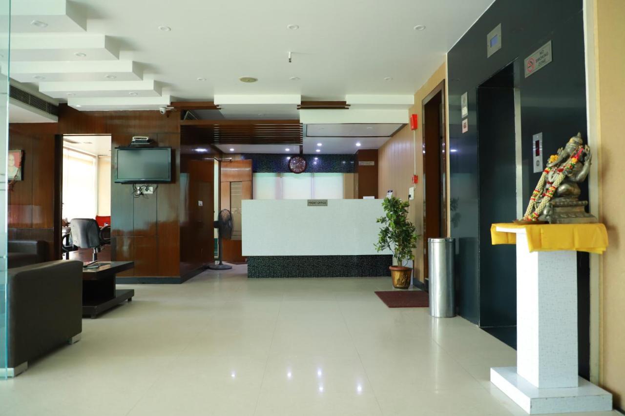 Hotel Parth Inn Ghaziabad Zewnętrze zdjęcie