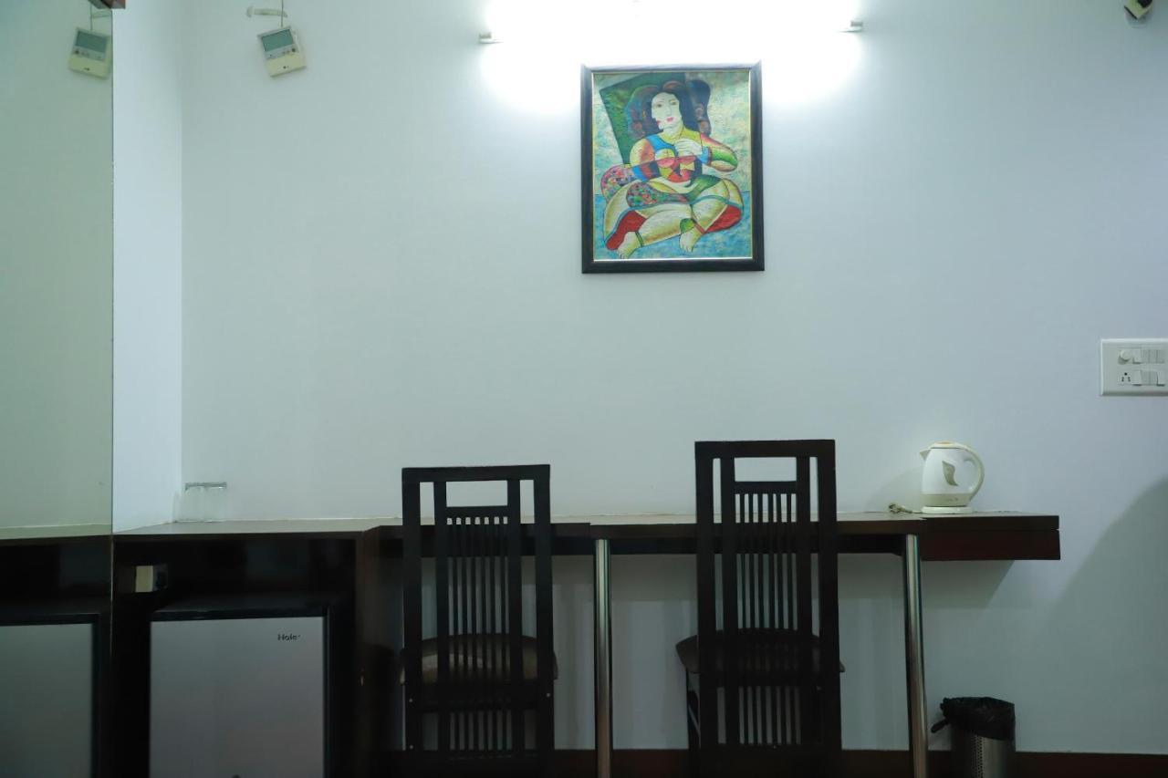 Hotel Parth Inn Ghaziabad Zewnętrze zdjęcie