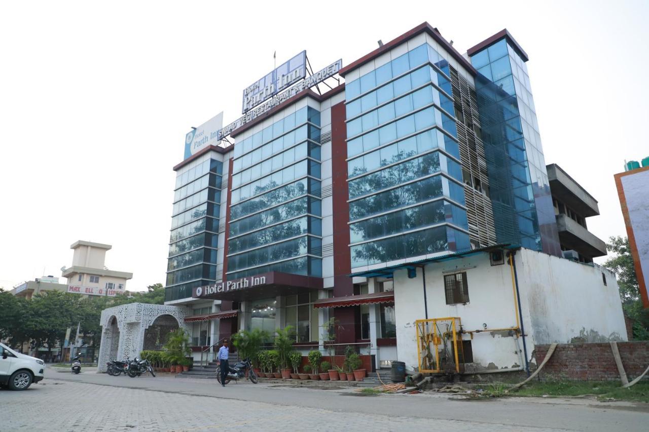 Hotel Parth Inn Ghaziabad Zewnętrze zdjęcie