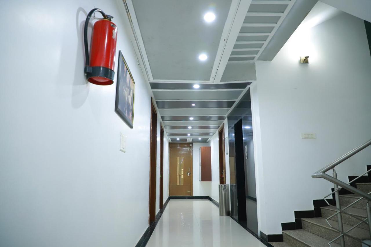 Hotel Parth Inn Ghaziabad Zewnętrze zdjęcie