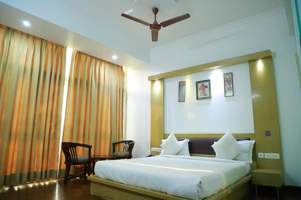 Hotel Parth Inn Ghaziabad Zewnętrze zdjęcie
