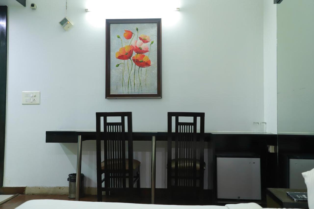 Hotel Parth Inn Ghaziabad Zewnętrze zdjęcie
