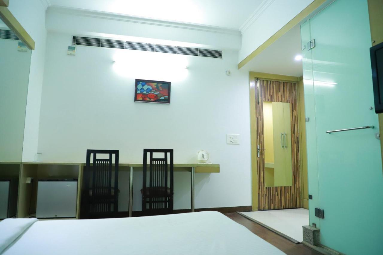 Hotel Parth Inn Ghaziabad Zewnętrze zdjęcie