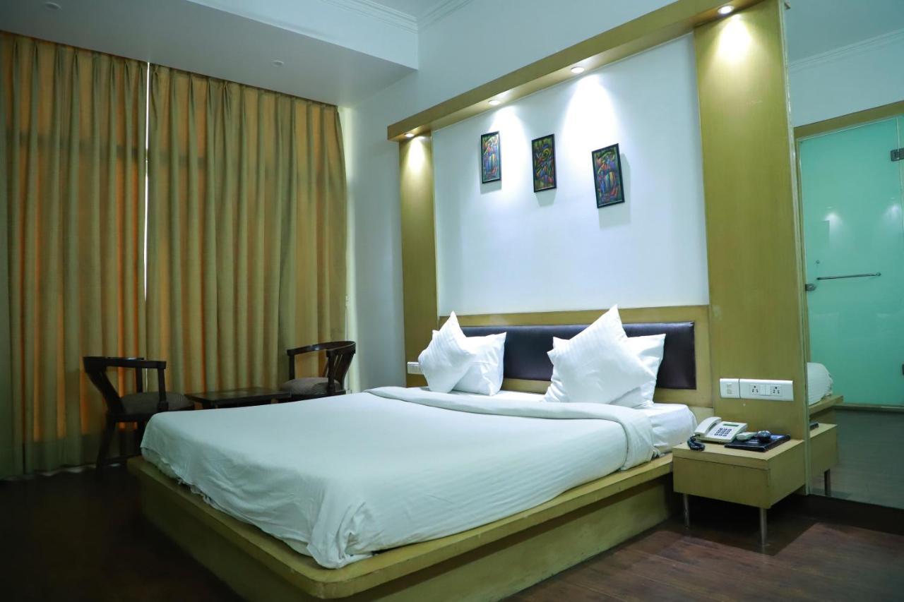 Hotel Parth Inn Ghaziabad Zewnętrze zdjęcie