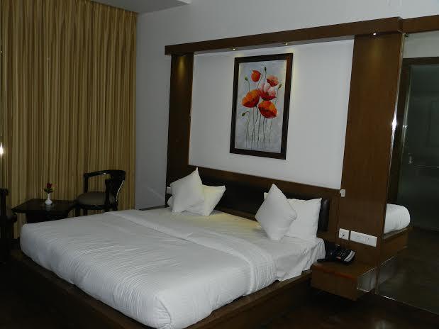 Hotel Parth Inn Ghaziabad Zewnętrze zdjęcie