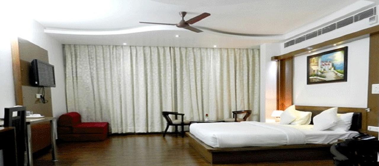 Hotel Parth Inn Ghaziabad Zewnętrze zdjęcie