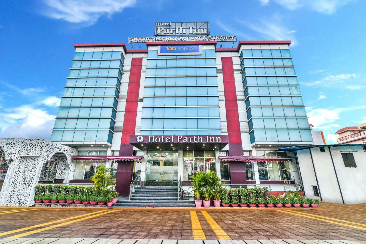 Hotel Parth Inn Ghaziabad Zewnętrze zdjęcie