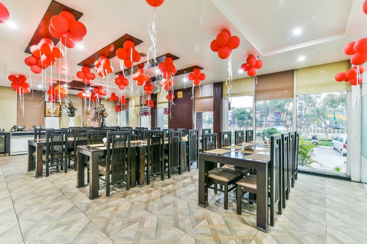 Hotel Parth Inn Ghaziabad Zewnętrze zdjęcie